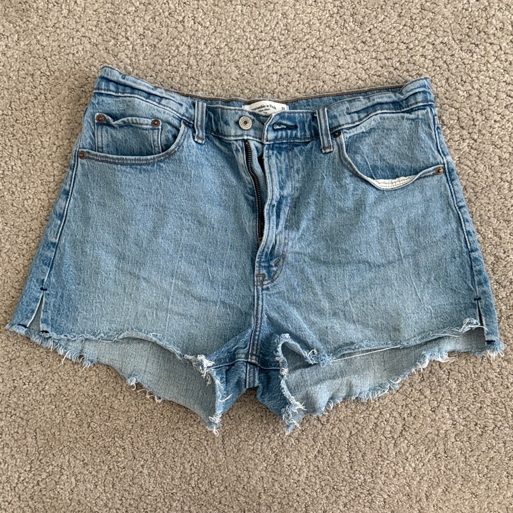 Abercrombie & Fitch Curve Love Cutoff Mom Short